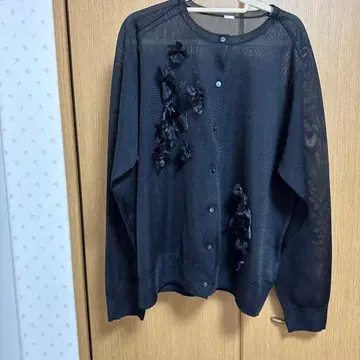 시어 앙상블 플라워 아플리케 가디건 Mila Owen