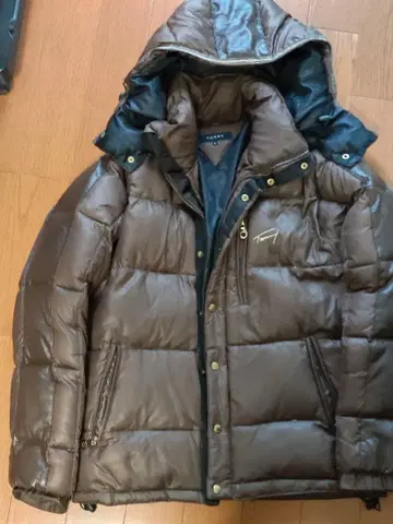 토미 브라운 다운 자켓