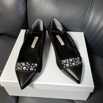 DIANA 비쥬 장식 펌프스 23cm 블랙