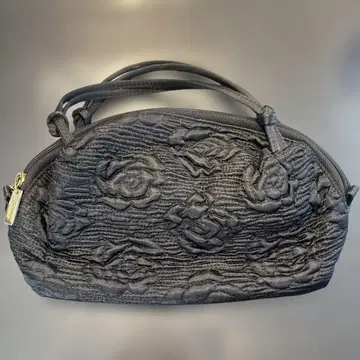 Grace 블랙 꽃 무늬 퀼팅 핸드백 블랙 장미