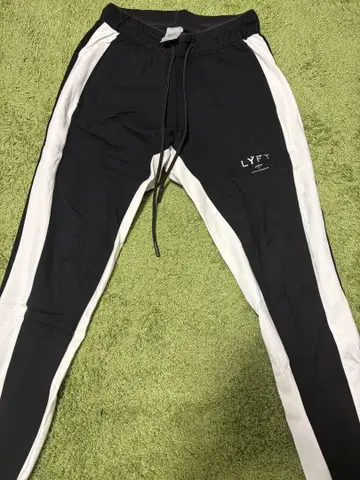 LYFT 사이드 스트라이프 조거 팬츠 M 사이즈