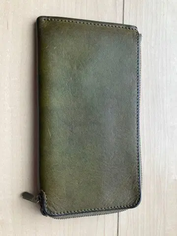 SYRINX 슈링크스의 작고 얇은 L자형 지퍼 장지갑