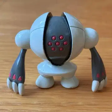 레지스틸 피규어 몬코레 초기