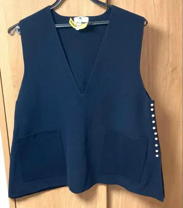 Ballsey 네이비 V넥 니트 베스트