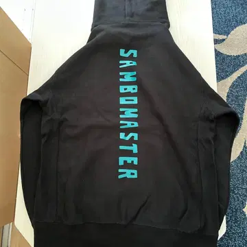 산보마스터 SQUARE 로고 후드티