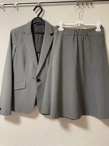 여성 수트 상하의 세트 그레이
