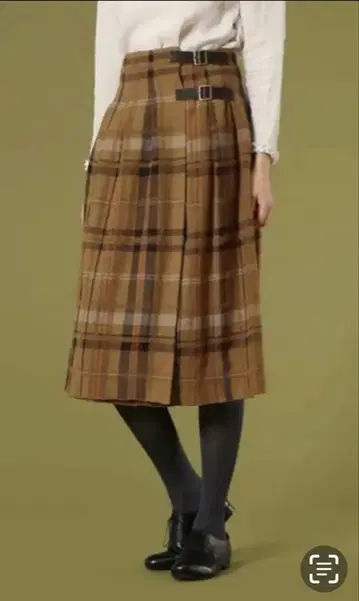 로와지르 브라운 계열 체크 플리츠 스커트 38