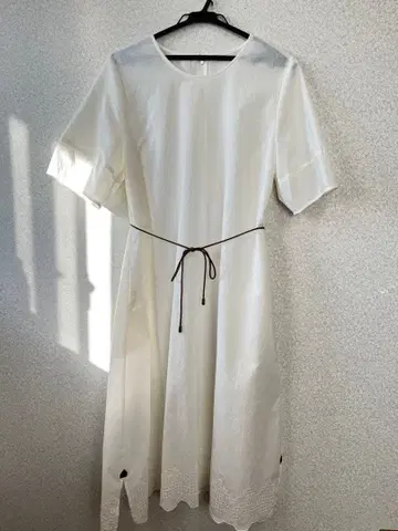 모라비토 자수 장식 화이트 원피스 페티코트, 허리끈 포함 포켓 2개 포함