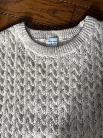 어반 리서치 도어스 아이보리 케이블 니트 긴팔 스웨터