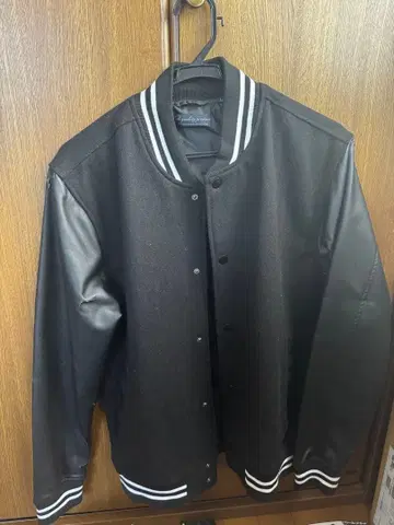 블랙 바시티 자켓 L 사이즈