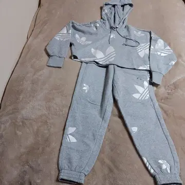 아디다스 그레이 맨투맨 후드티 조거 팬츠 세트