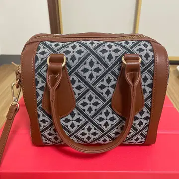 로라 애슐리 미니 보스턴