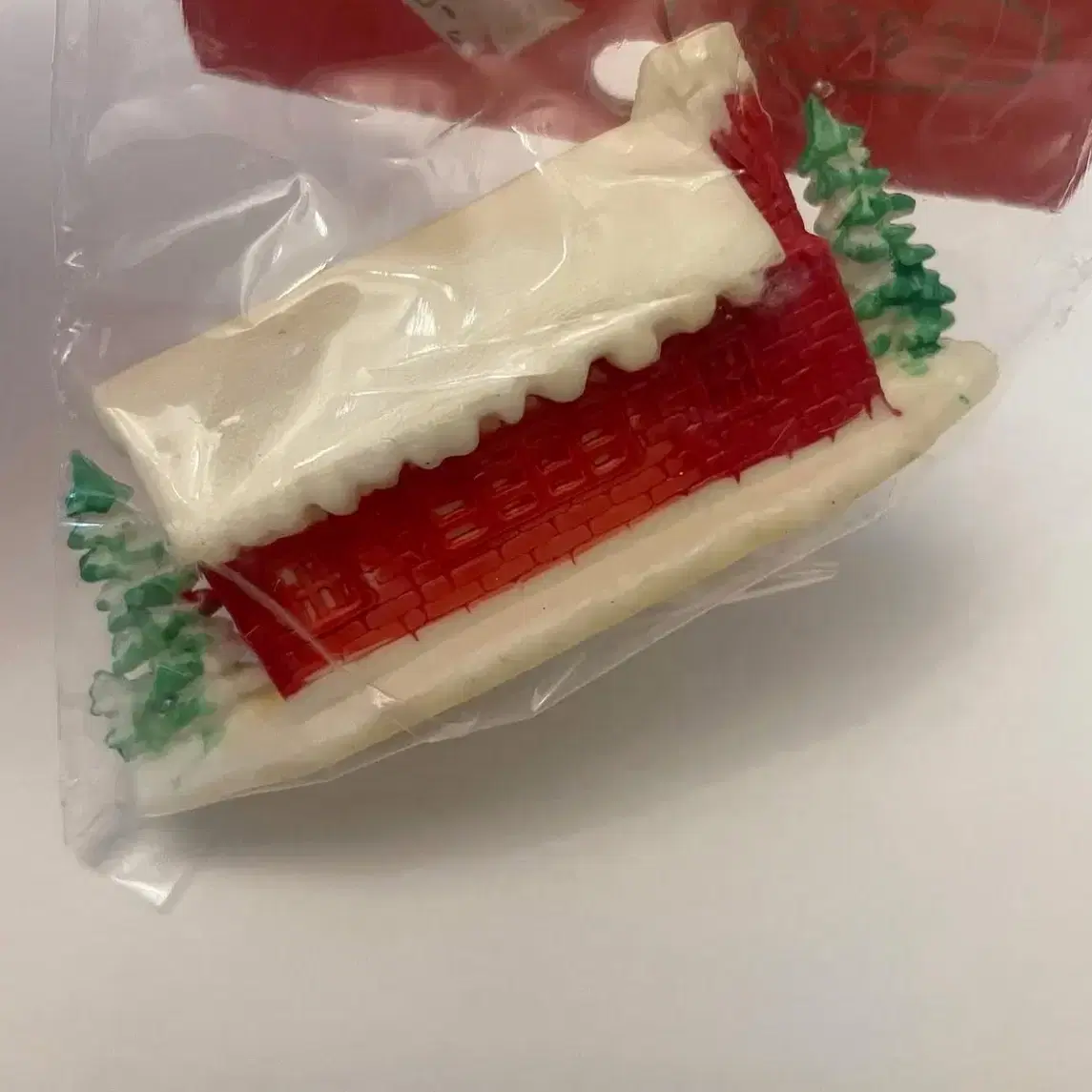 1960s/Vintage Christmas House Cake Topper Miniature  #크리스마스,#빈티지피규어,#빈티지소품,#빈티지인형,#미니아쳐 on Bunjang Global Site., image size:1145x1145