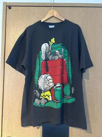 스누피 SNOOPY ALIENS VS Predator 티셔츠 XL