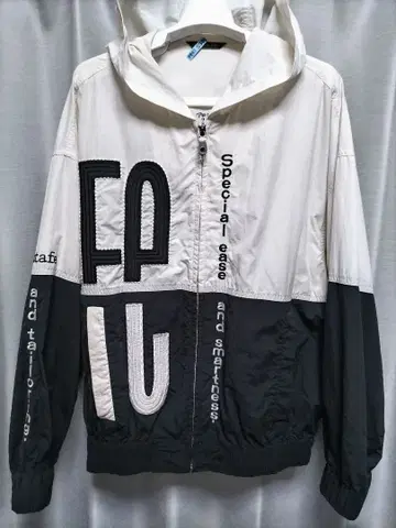 산타페 나일론 후드티 화이트 x 블랙