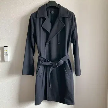 APC 다크 그레이 더블 브레스트 트렌치코트