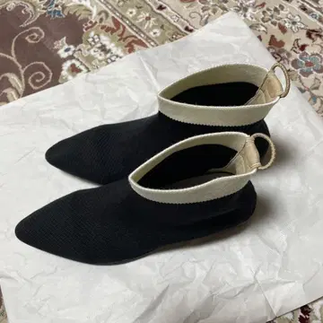 오펜 블랙 스틸레토 부츠 39~40