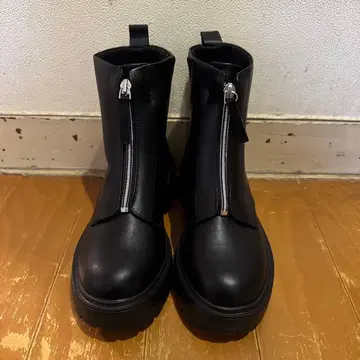 프론트 지퍼 부츠