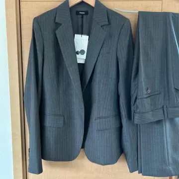 Theory 그레이 스트라이프 수트 셋업 상하의 사이즈 0