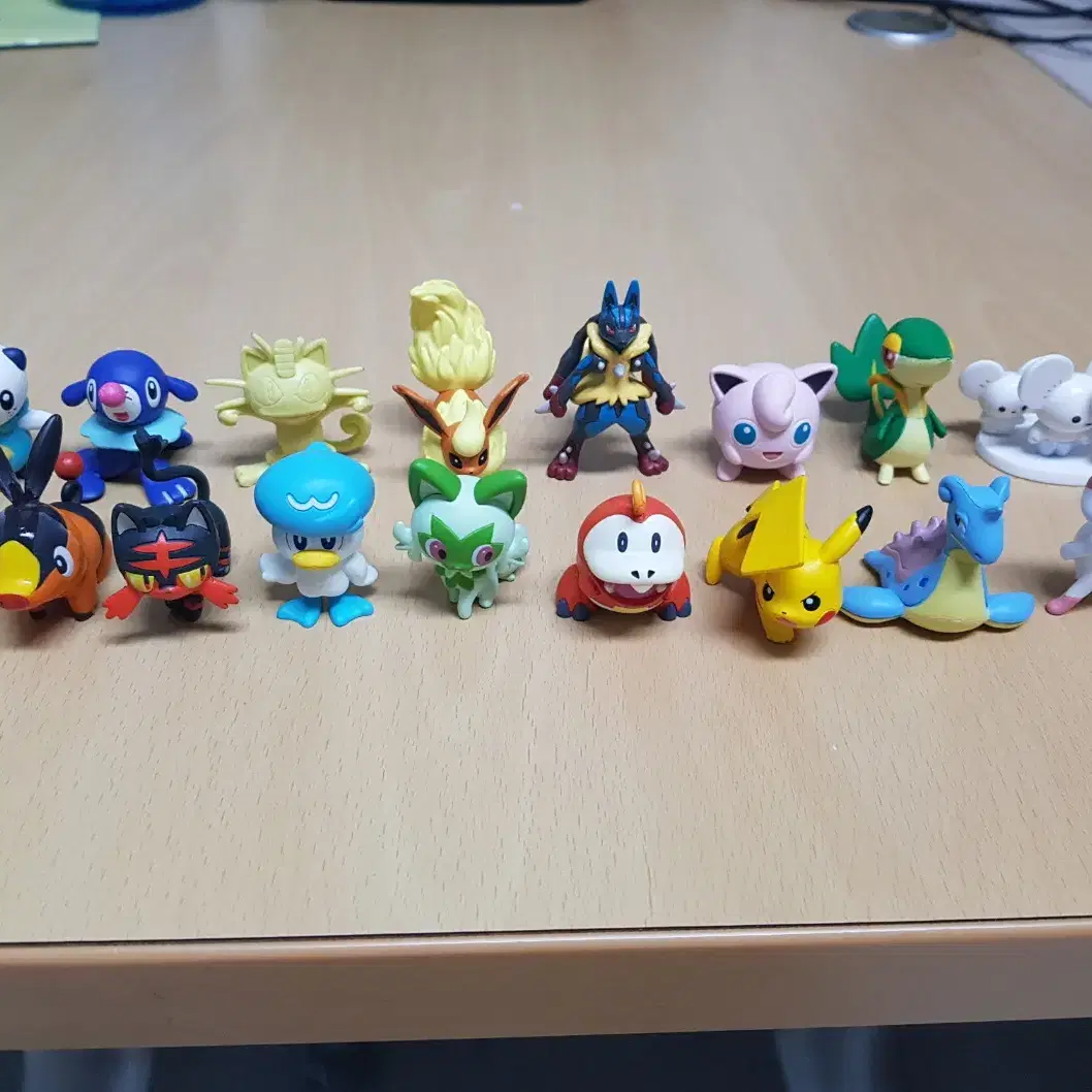 Pokémon Moncolle 16 types + 1 bonus type, 17 types bulk sell Moncolle