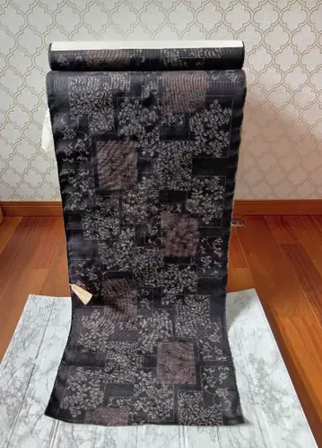 미사용품 옷감 한국산 오시마 블랙 베이스에 꽃무늬 136