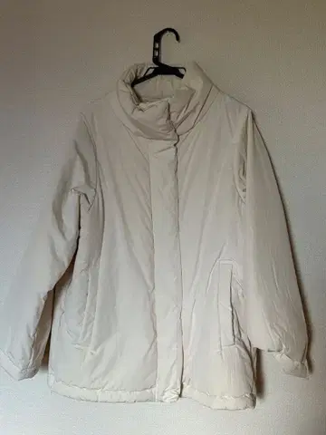 crewre 화이트 다운 자켓 사이즈 2