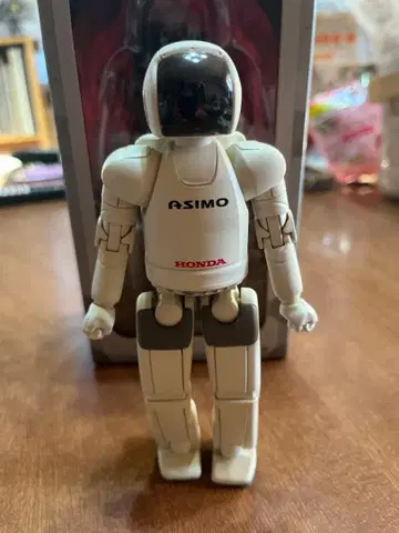 HONDA ASIMO 1/8 스케일 액션 피규어