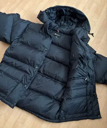 후드 부착 블랙 다운 자켓 L 사이즈