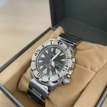 초레어 X 부착 J1 SEIKO 블랙 몬스터 J1 샤크 투스