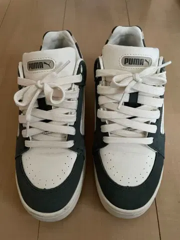 PUMA 스니커즈 화이트/다크 그레이