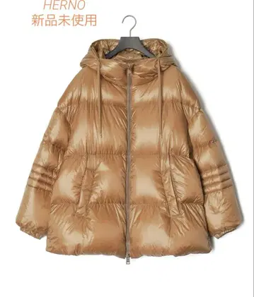 브라운 후드 부착 다운 자켓