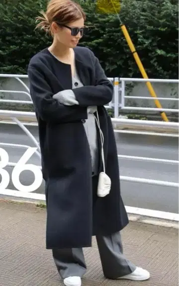 빅토리안 리버 롱 노카라 코트 네이비