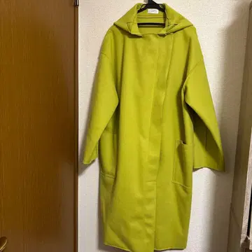 후드 부착 라임 그린 롱 코트