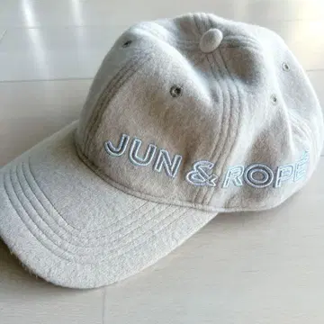 새상품급 준&로페 여성용 골프 캡 베이지 챙 보아 안감 가을/겨울 라운드