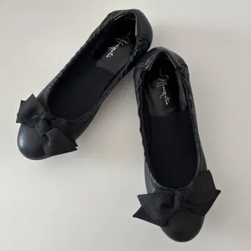 긴자 카네마츠 펌프스 로우힐 가죽 리본 라운드토 블랙