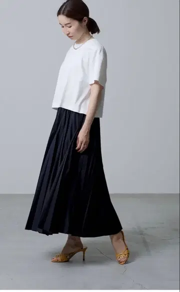 ebure 플리츠 스커트 화이트 or 블랙