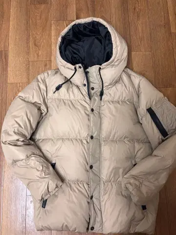 후드 부착 베이지 다운 자켓 미사용품