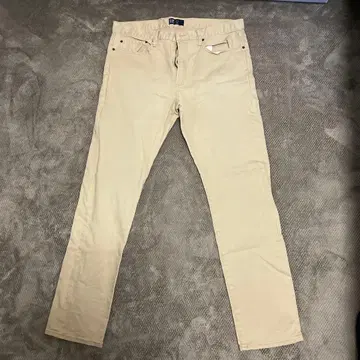 GAP 베이지 슬림핏 데님 팬츠