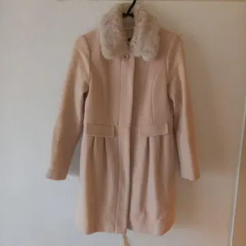 테치치 퍼 카라 부착 베이지 롱 코트