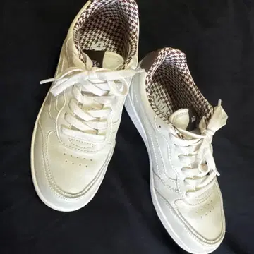 VANS 화이트 가죽 스니커즈