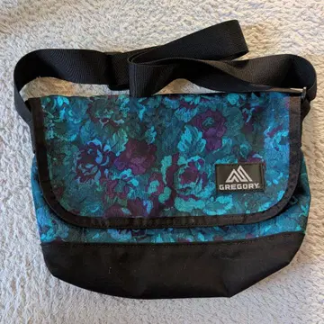 그레고리 숄더백