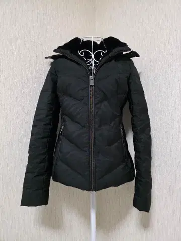 자라 사이즈 XS 퍼 달린 다운 자켓 블랙