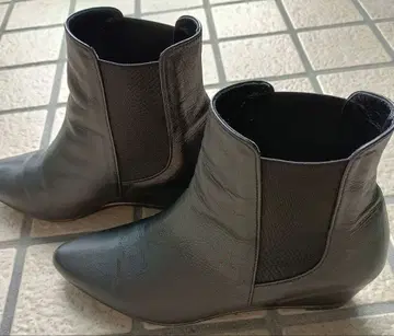 STRAWBERRY FIELDS 블랙 숏부츠 23cm