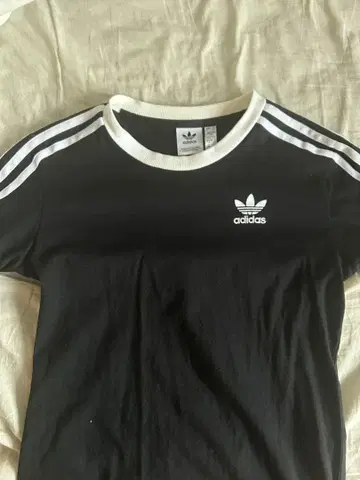 adidas 스트라이프 블랙 티셔츠