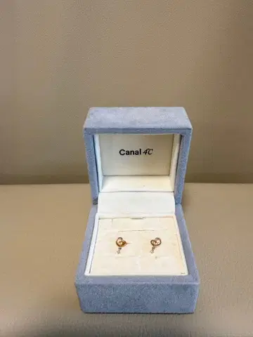 Canal 4C 골드 하트형 귀걸이