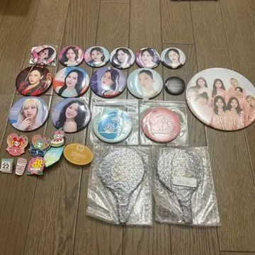 TWICE 캔뱃지&거울 세트