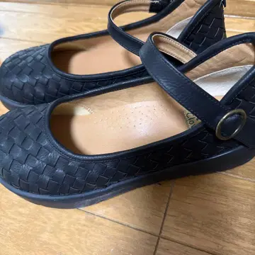 린 클로버 메쉬 디자인 경량 통굽 신발