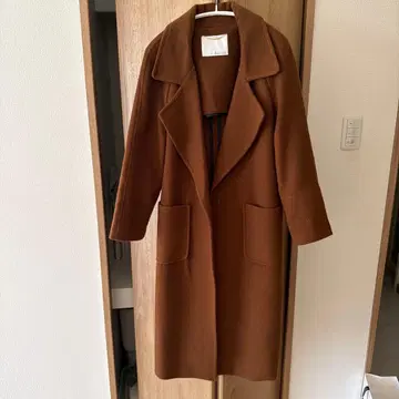 브라운 롱 코트