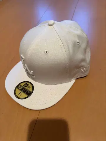 화이트 캡 7 1/4 사이즈