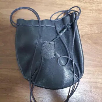 REN 숄더백 블랙 벌룬 숄더